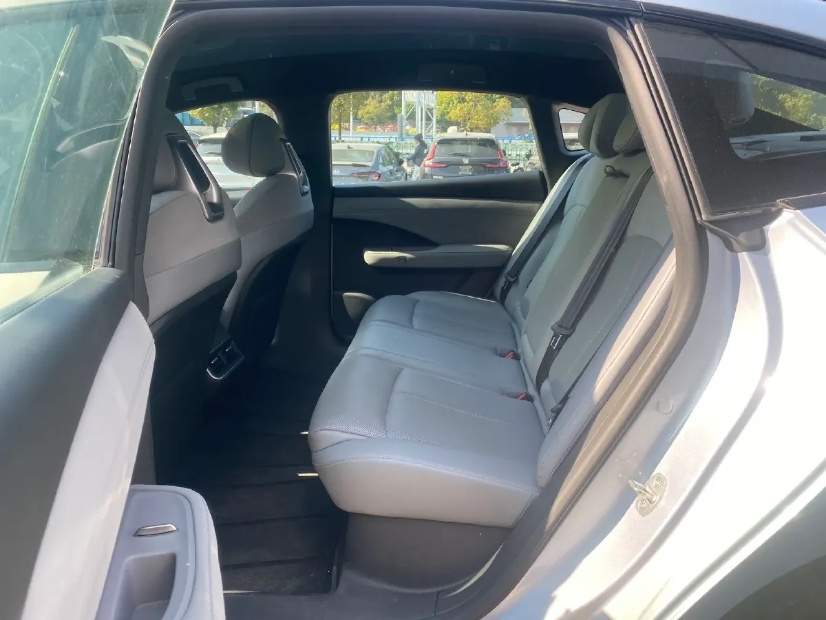 2025 Nissan N7 BEV 58KWH,autocango,china used car exporter,china ev exporter,chinese used car exporter,chinese used ev exporter