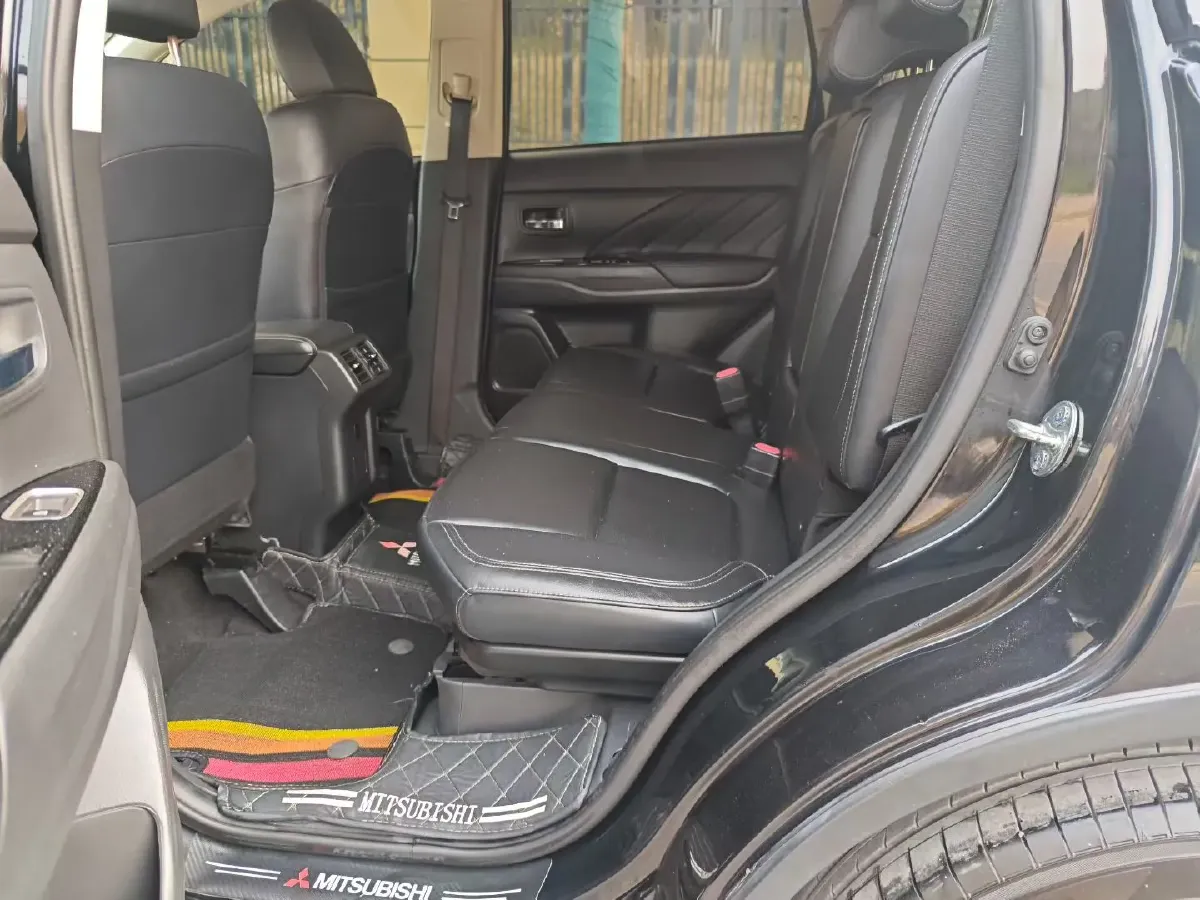 2019 Mitsubishi Outlander 2.4L 192HP L4 CVT,autocango,china used car exporter,china ev exporter,chinese used car exporter,chinese used ev exporter