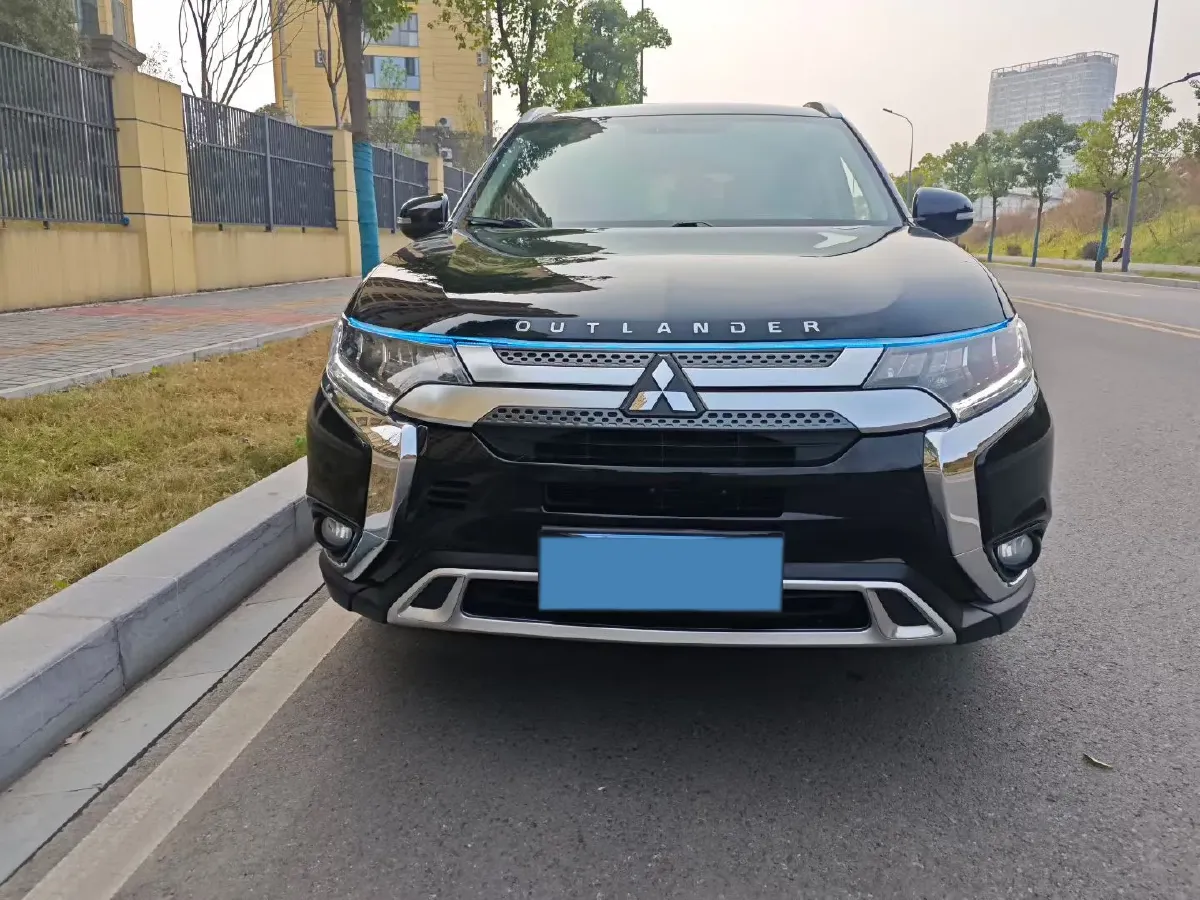 2019 Mitsubishi Outlander 2.4L 192HP L4 CVT,autocango,china used car exporter,china ev exporter,chinese used car exporter,chinese used ev exporter