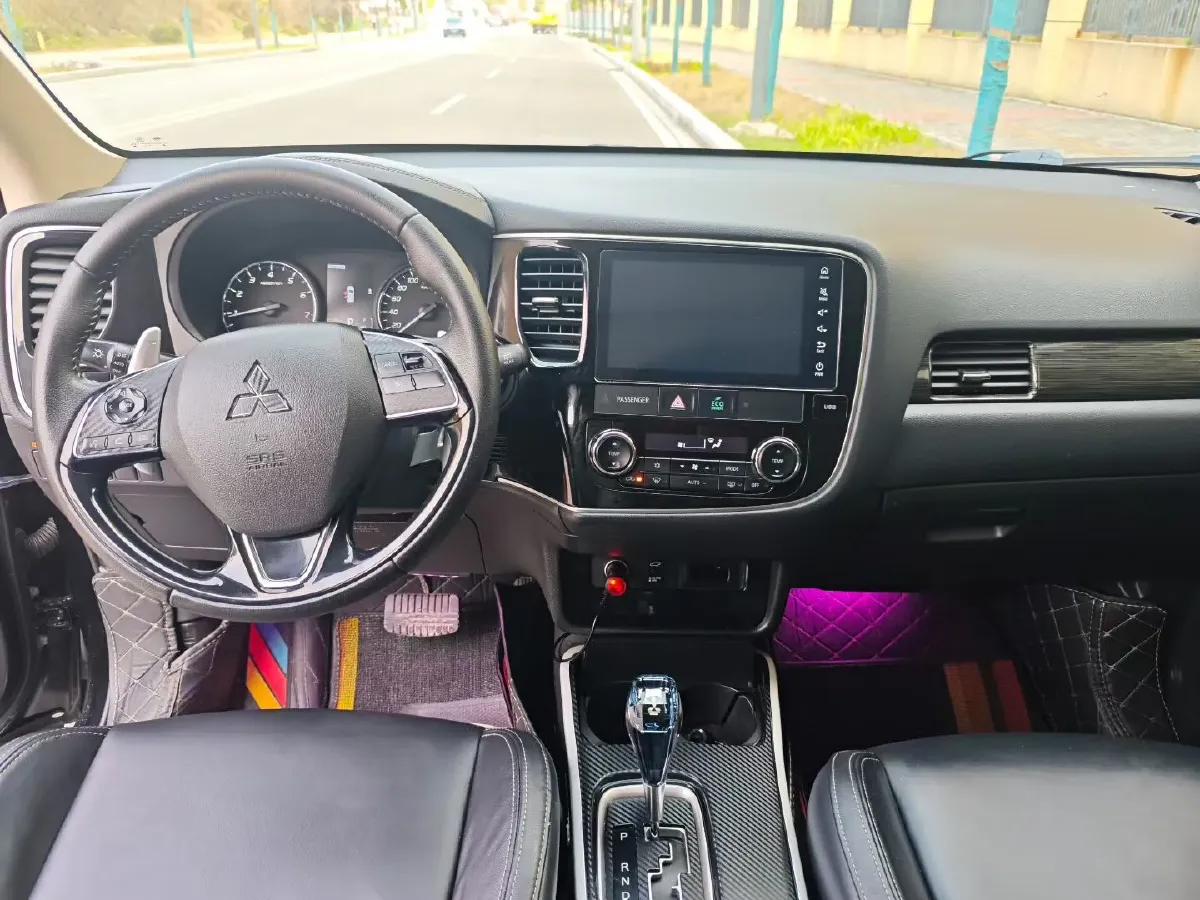 2019 Mitsubishi Outlander 2.4L 192HP L4 CVT,autocango,china used car exporter,china ev exporter,chinese used car exporter,chinese used ev exporter