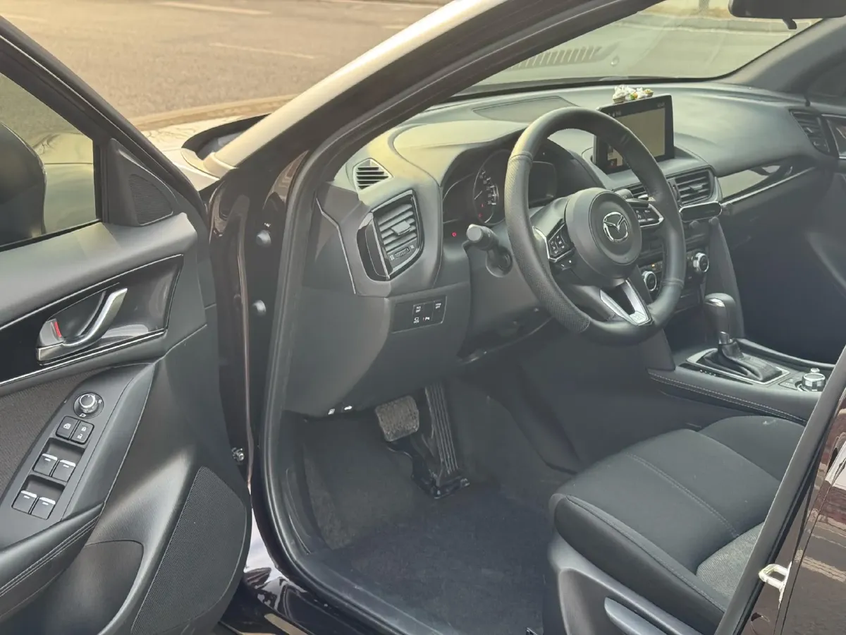 2021 Mazda CX-4 2.0L 158HP L4 6AT,autocango,china used car exporter,china ev exporter,chinese used car exporter,chinese used ev exporter