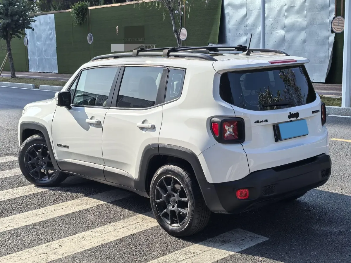 2019 Jeep Renegade 1.3T 173HP L4 7DCT,autocango,china used car exporter,china ev exporter,chinese used car exporter,chinese used ev exporter