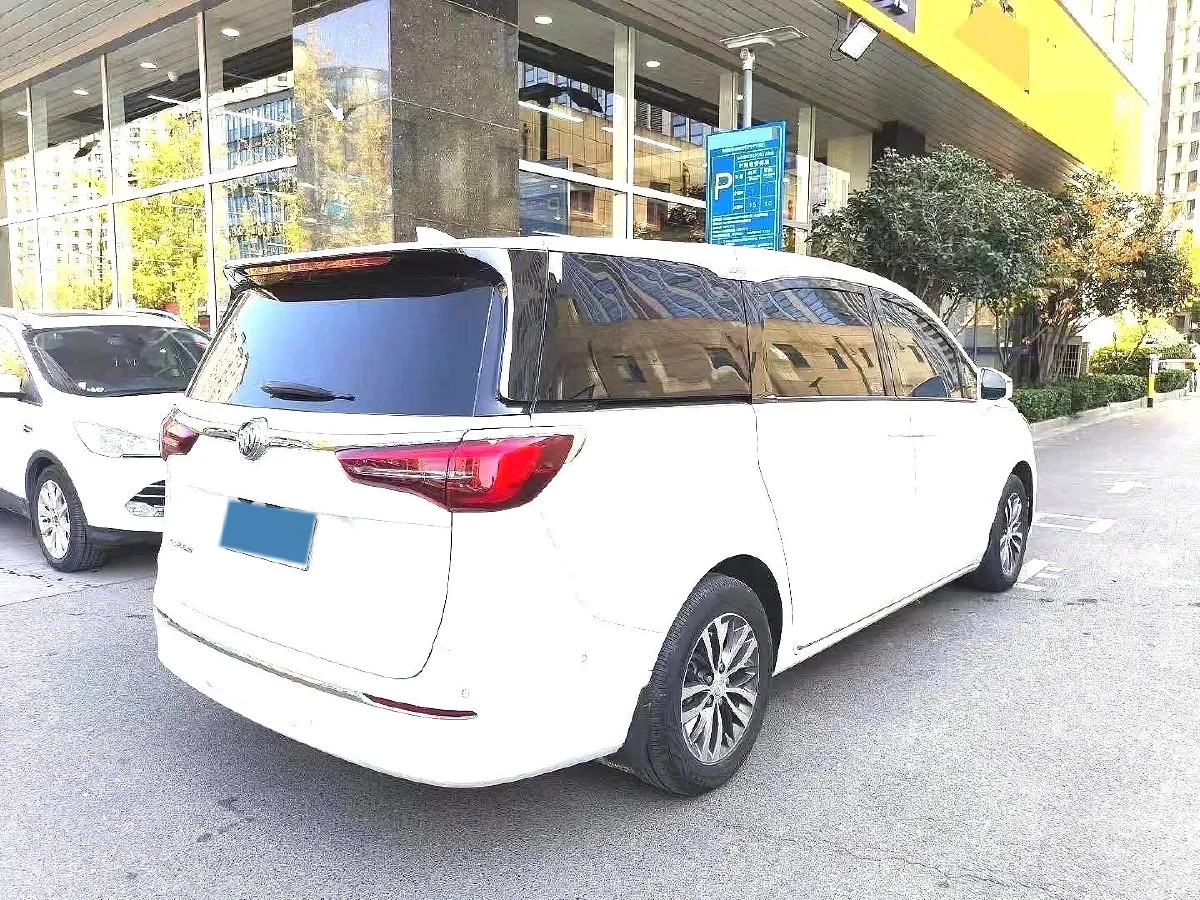 2022 Buick GL8 2.0T 237HP L4 9AT,autocango,china used car exporter,china ev exporter,chinese used car exporter,chinese used ev exporter