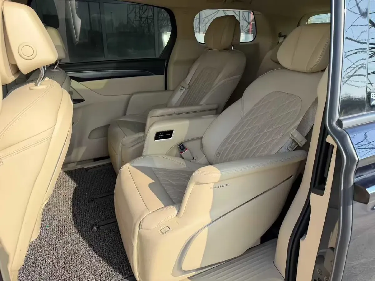 2023 Buick GL8 2.0T 237HP L4 9AT,autocango,china used car exporter,china ev exporter,chinese used car exporter,chinese used ev exporter