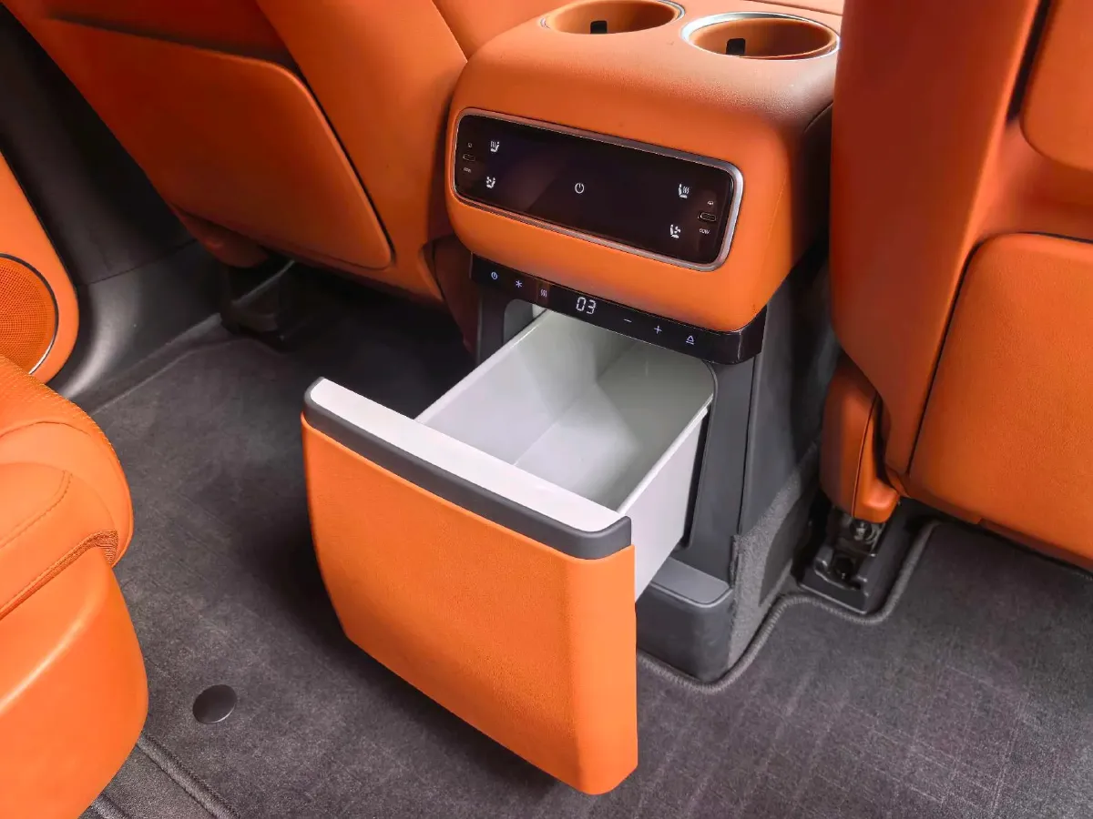 2024 Li L9 Range Extended 154HP REEV 52.3KWH,autocango,china used car exporter,china ev exporter,chinese used car exporter,chinese used ev exporter