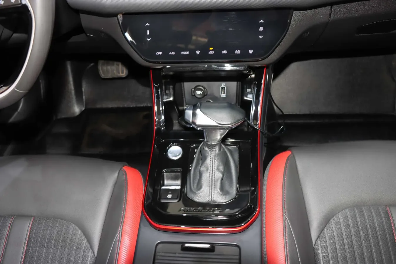 2021 DongFeng Aeolus YiXuan 1.5T 150HP L4 6DCT,autocango,china used car exporter,china ev exporter,chinese used car exporter,chinese used ev exporter