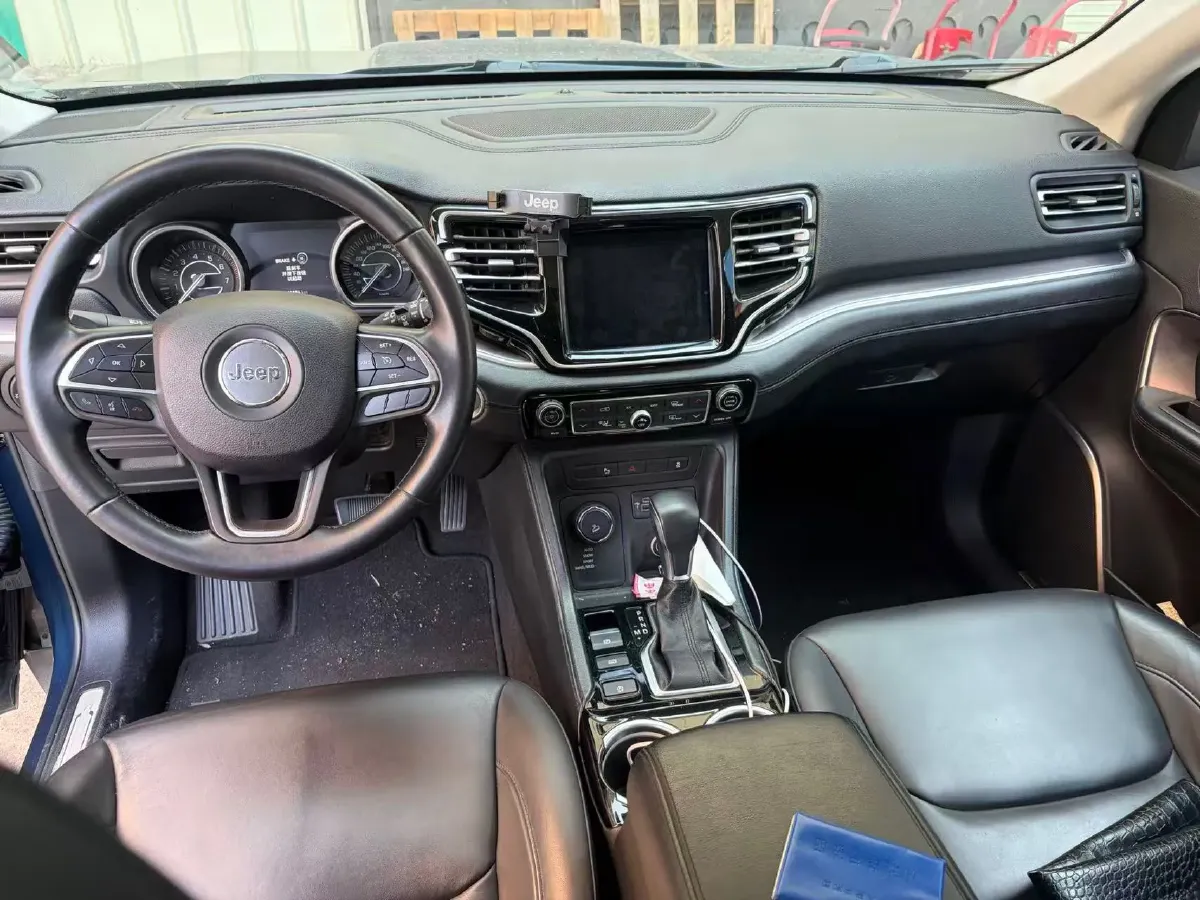 2018 Jeep Commander 2.0T 265HP L4 9AT,autocango,china used car exporter,china ev exporter,chinese used car exporter,chinese used ev exporter