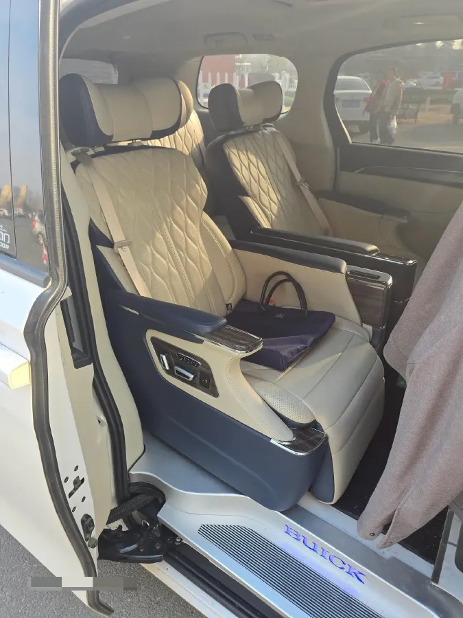 2020 Buick GL8 2.0T 237HP L4 9AT,autocango,china used car exporter,china ev exporter,chinese used car exporter,chinese used ev exporter