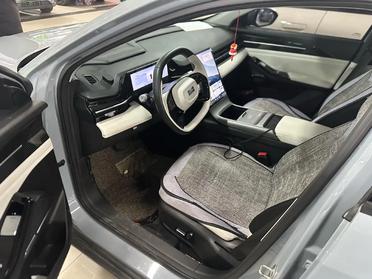 2023 Geely Galaxy L6 1.5T 163HP L4 3DHT PHEV,autocango,china used car exporter,china ev exporter,chinese used car exporter,chinese used ev exporter