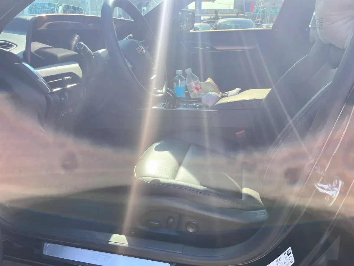 2025 Cadillac CT5 2.0T 237HP L4 10AT,autocango,china used car exporter,china ev exporter,chinese used car exporter,chinese used ev exporter