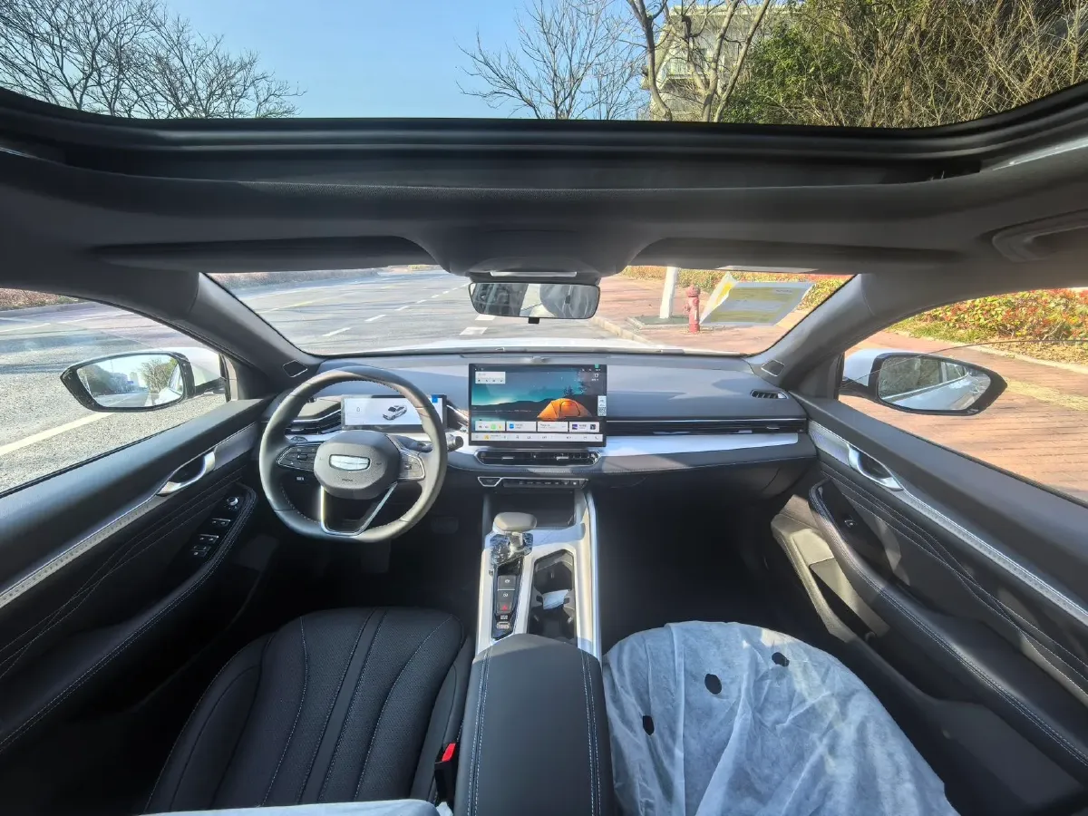 2025 Geely Preface 1.5T 181HP L4 7DCT,autocango,china used car exporter,china ev exporter,chinese used car exporter,chinese used ev exporter