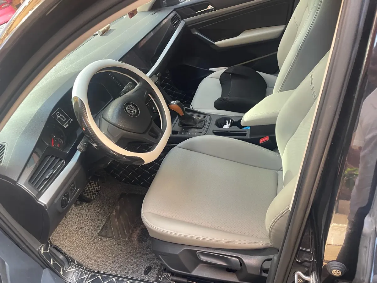 2018 Landwind XiaoYao 1.5T 163HP L4 CVT,autocango,china used car exporter,china ev exporter,chinese used car exporter,chinese used ev exporter