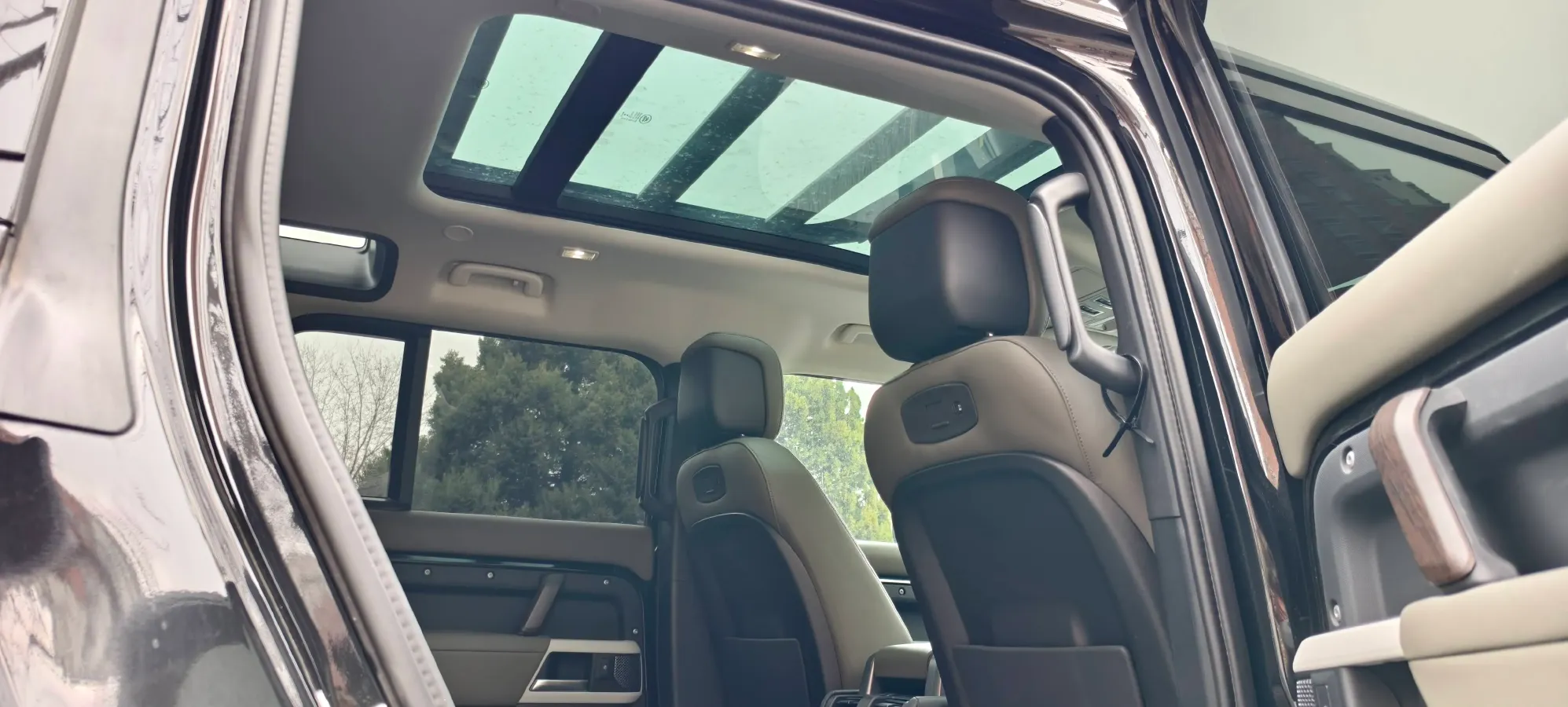 2021 Land Rover Defender 3.0T 400HP L6 8AT,autocango,china used car exporter,china ev exporter,chinese used car exporter,chinese used ev exporter