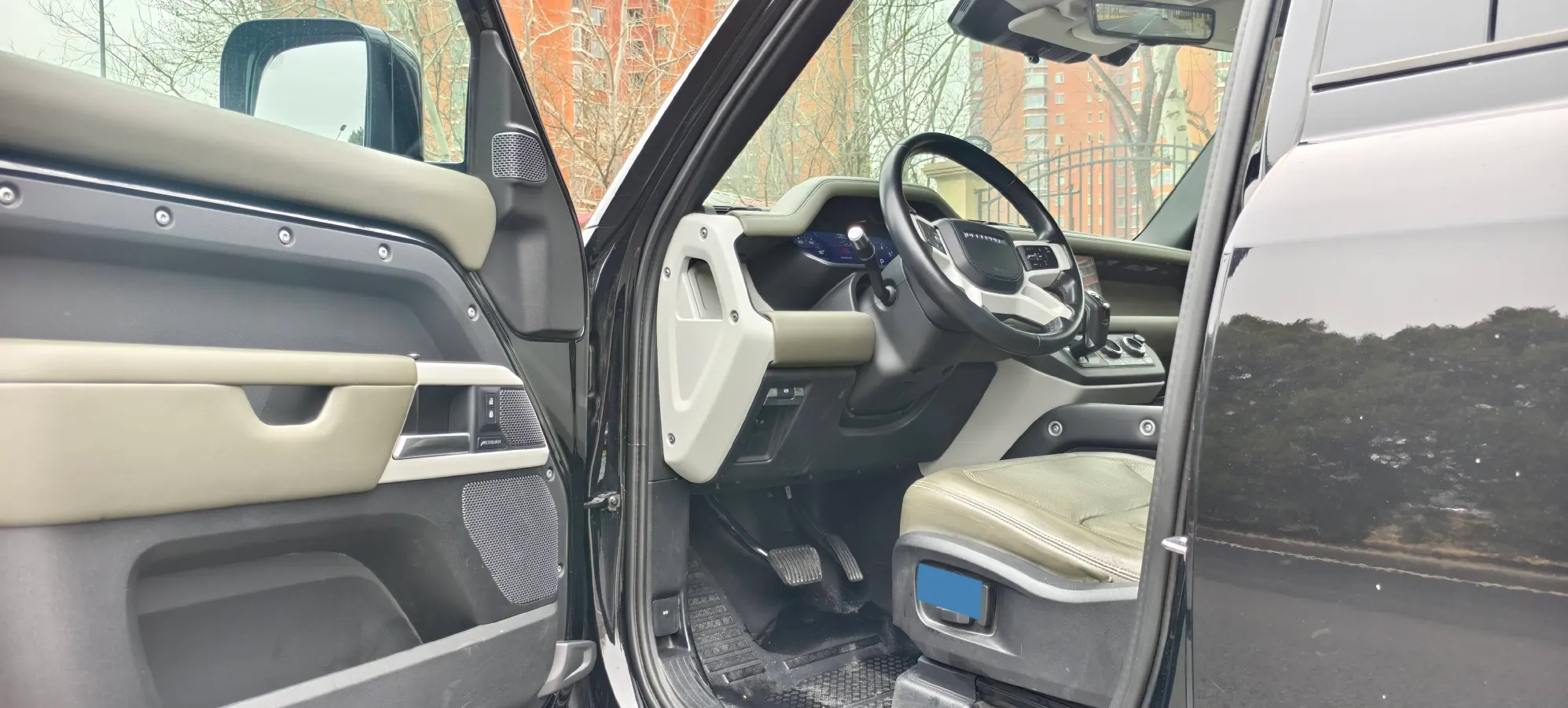 2021 Land Rover Defender 3.0T 400HP L6 8AT,autocango,china used car exporter,china ev exporter,chinese used car exporter,chinese used ev exporter