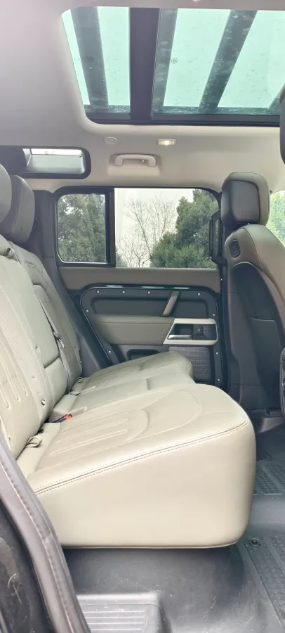 2021 Land Rover Defender 3.0T 400HP L6 8AT,autocango,china used car exporter,china ev exporter,chinese used car exporter,chinese used ev exporter