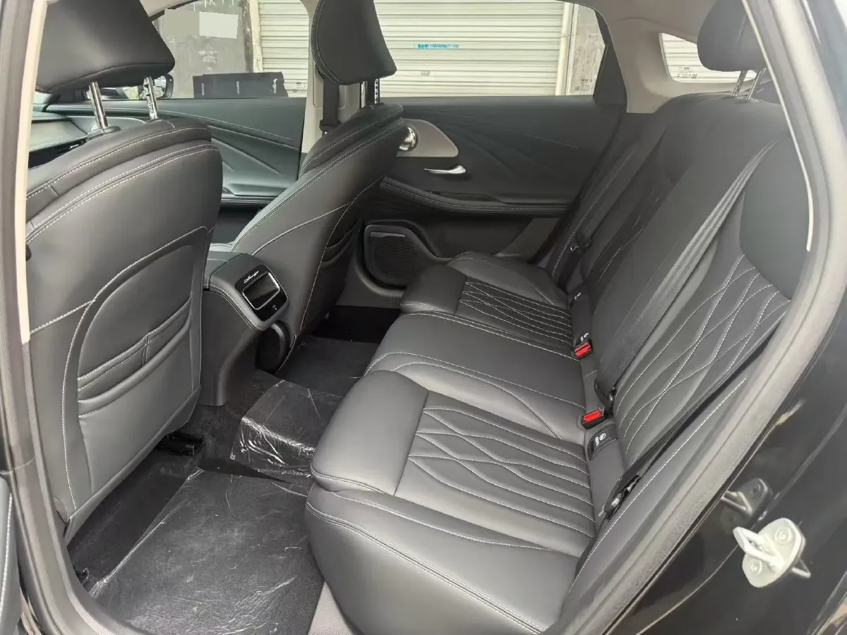 2025 Chery Arrizo 8 1.6T 197HP L4 7DCT,autocango,china used car exporter,china ev exporter,chinese used car exporter,chinese used ev exporter