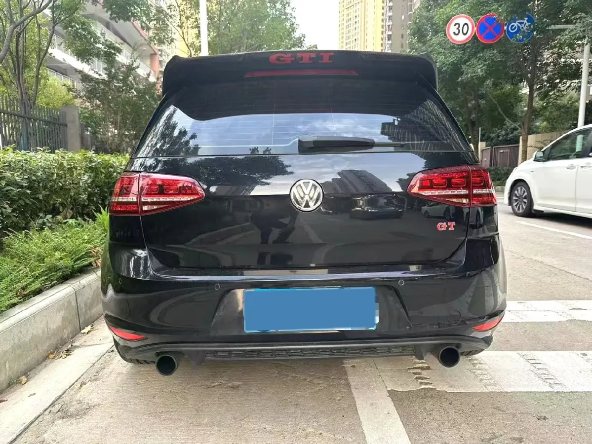 2016 Volkswagen GolfGTI 2.0T 220HP L4 7DCT,autocango,china used car exporter,china ev exporter,chinese used car exporter,chinese used ev exporter