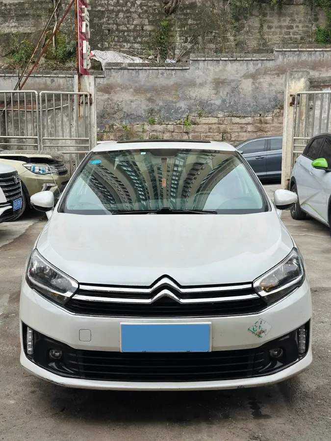 2018 Citroen C4 C-Quatre 1.6L 117HP L4 5MT,autocango,china used car exporter,china ev exporter,chinese used car exporter,chinese used ev exporter