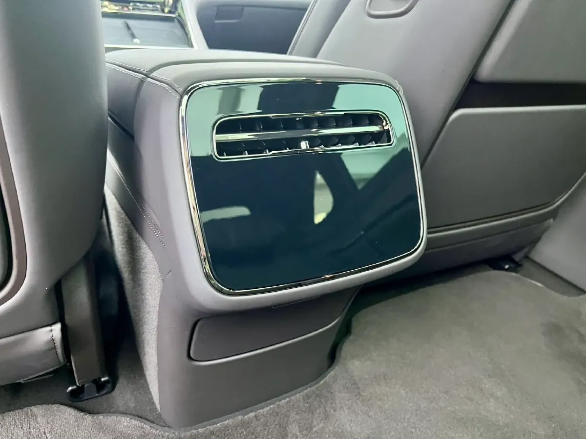 2024 Denza DenzaZ9 2.0T 207HP L4 E-CVT PHEV 38.5KWH,autocango,china used car exporter,china ev exporter,chinese used car exporter,chinese used ev exporter