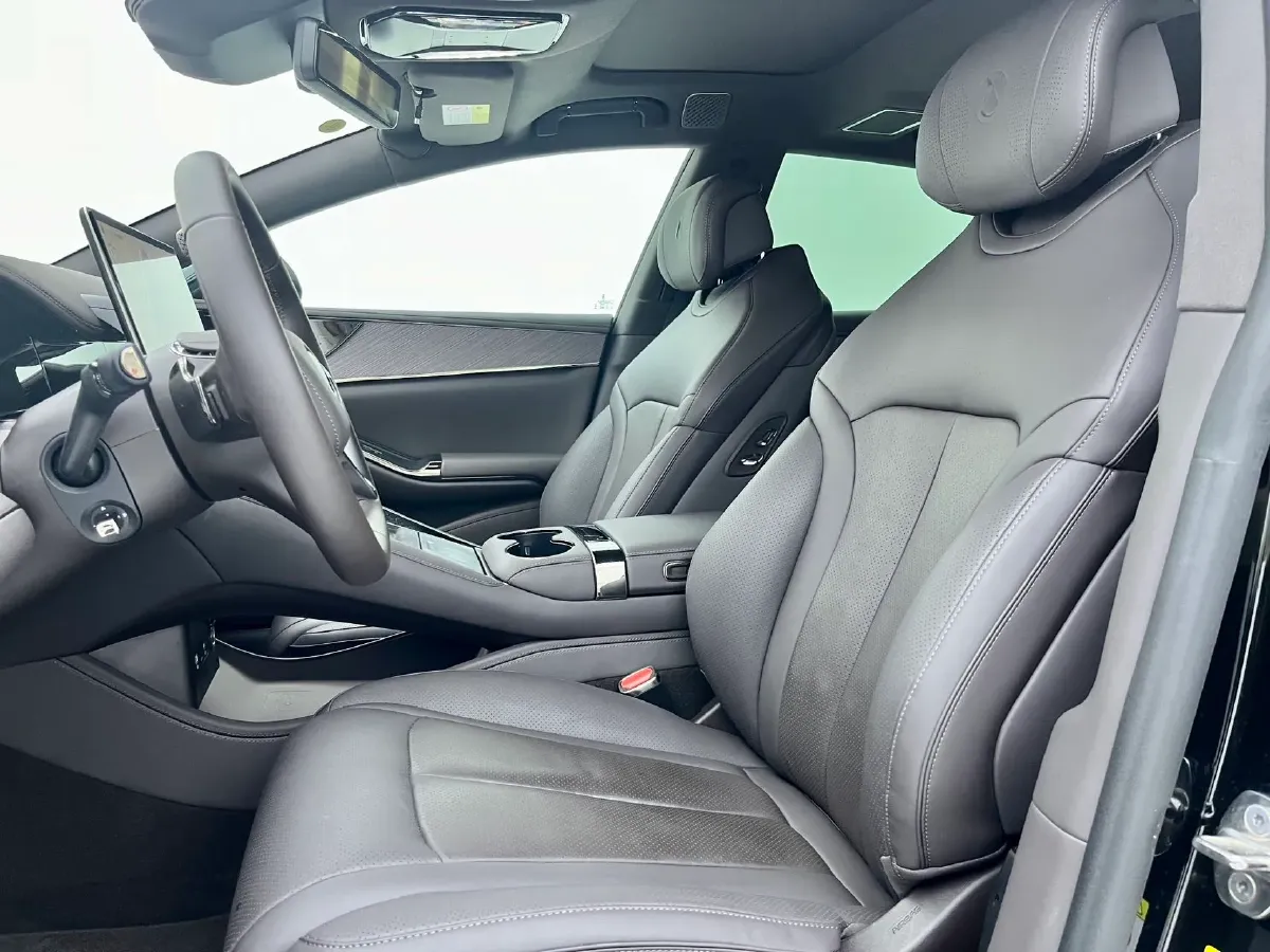 2024 Denza DenzaZ9 2.0T 207HP L4 E-CVT PHEV 38.5KWH,autocango,china used car exporter,china ev exporter,chinese used car exporter,chinese used ev exporter