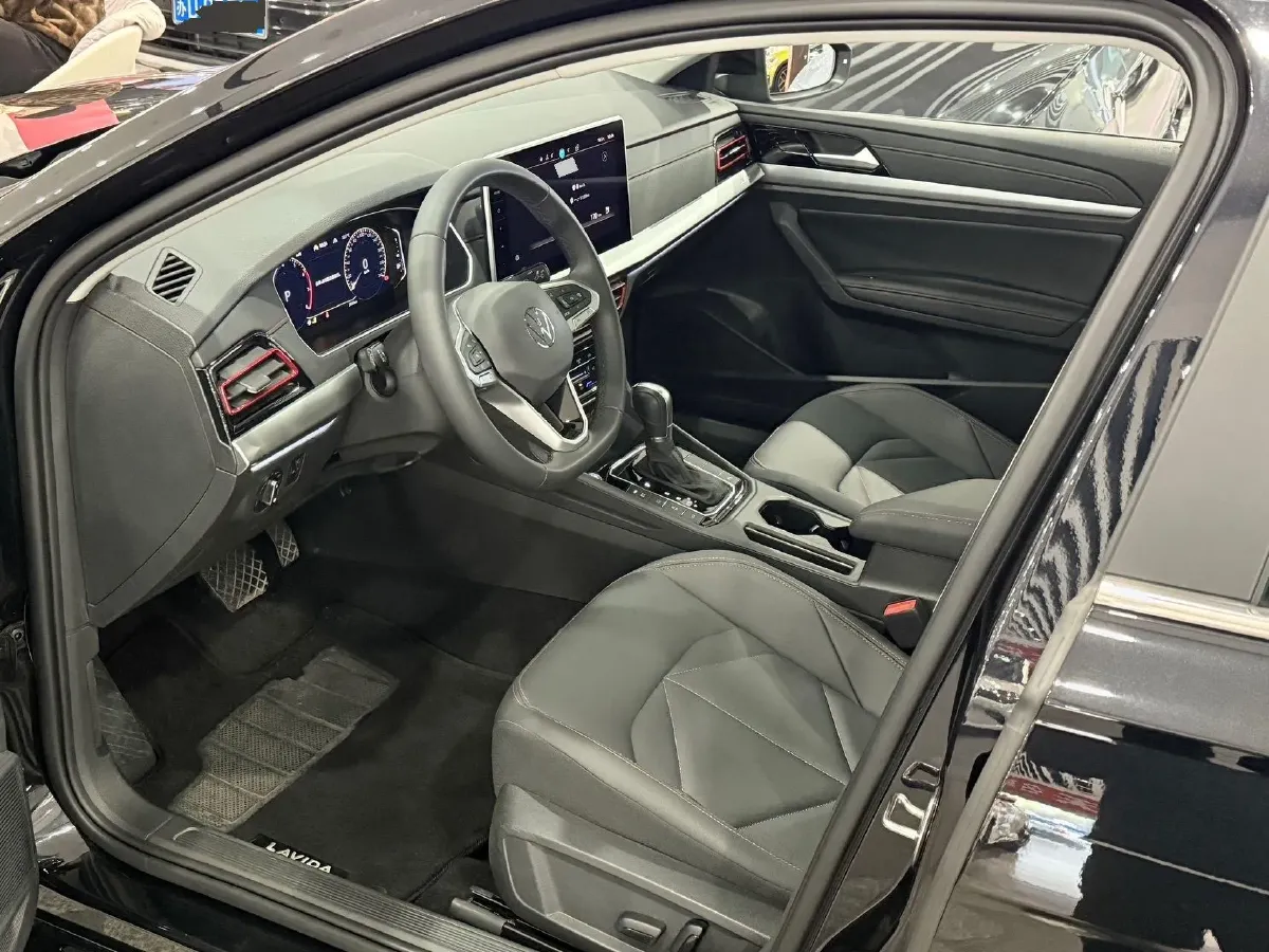 2024 Volkswagen Lavida 1.5T 160HP L4 7DCT,autocango,china used car exporter,china ev exporter,chinese used car exporter,chinese used ev exporter