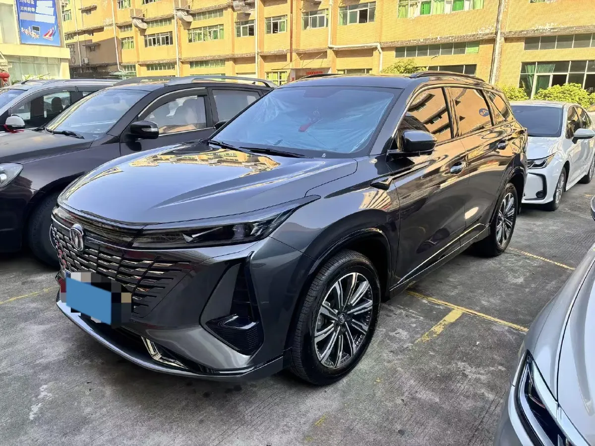 2023 ChangAn CS75 Plus 1.5T 188HP L4 8AT,autocango,china used car exporter,china ev exporter,chinese used car exporter,chinese used ev exporter