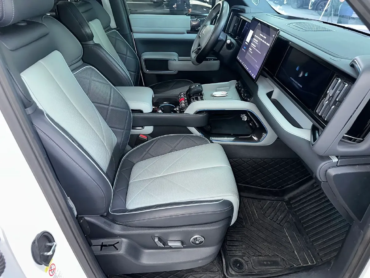 2023 Toyota Crown Kluger 2.5L 189HP L4 E-CVT Hybrid,autocango,china used car exporter,china ev exporter,chinese used car exporter,chinese used ev exporter