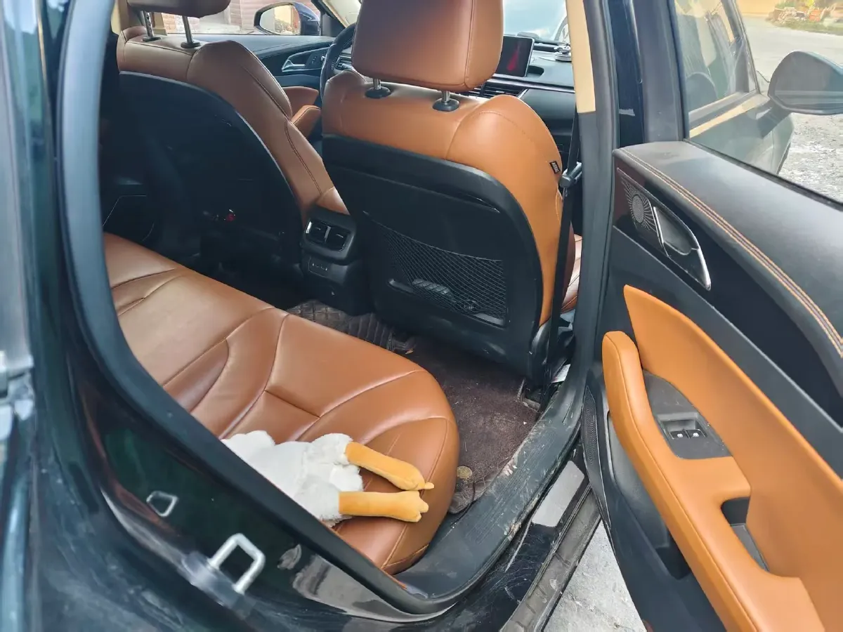 2019 HongQi H5 1.8T 180HP L4 6AT,autocango,china used car exporter,china ev exporter,chinese used car exporter,chinese used ev exporter