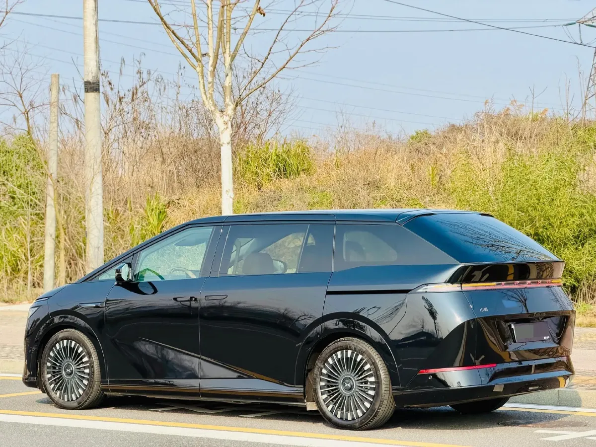 2025 Xpeng X9 BEV,autocango,china used car exporter,china ev exporter,chinese used car exporter,chinese used ev exporter