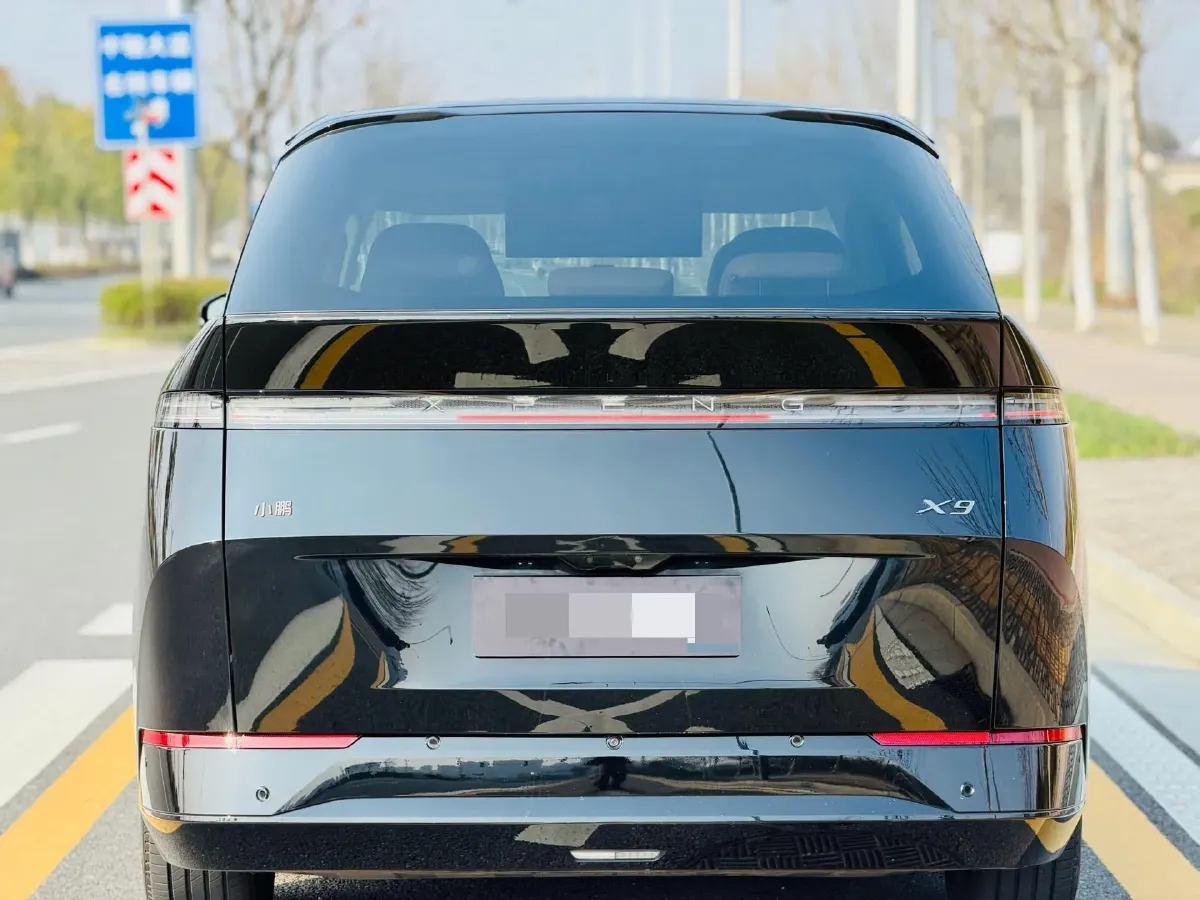 2025 Xpeng X9 BEV,autocango,china used car exporter,china ev exporter,chinese used car exporter,chinese used ev exporter