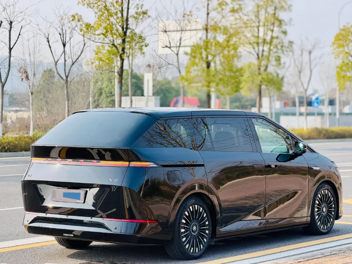 2025 Xpeng X9 BEV,autocango,china used car exporter,china ev exporter,chinese used car exporter,chinese used ev exporter