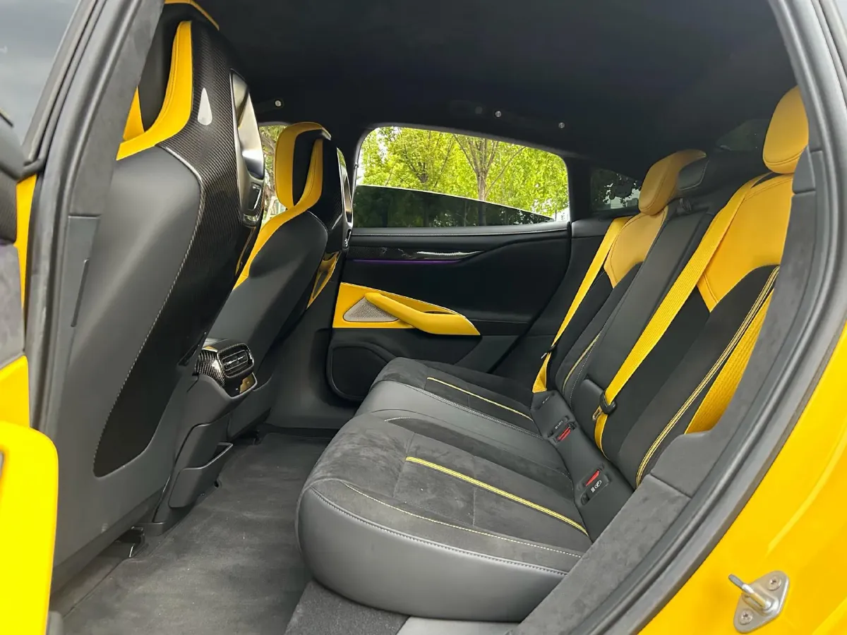 2025 MI SU7 Ultra BEV 93.7KWH,autocango,china used car exporter,china ev exporter,chinese used car exporter,chinese used ev exporter