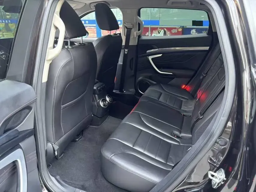 2017 WEY VV7 2.0T 234HP L4 7DCT,autocango,china used car exporter,china ev exporter,chinese used car exporter,chinese used ev exporter