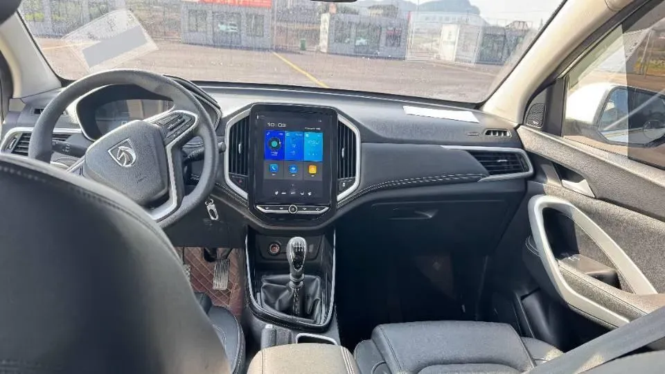 2018 BaoJun 530 1.5T 150HP L4 6MT,autocango,china used car exporter,china ev exporter,chinese used car exporter,chinese used ev exporter