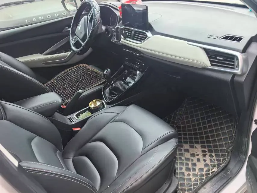 2018 BaoJun 530 1.5T 150HP L4 6MT,autocango,china used car exporter,china ev exporter,chinese used car exporter,chinese used ev exporter