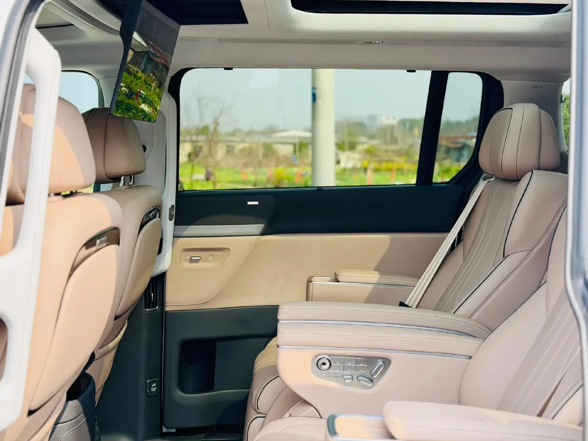 2025 Xpeng X9 BEV,autocango,china used car exporter,china ev exporter,chinese used car exporter,chinese used ev exporter