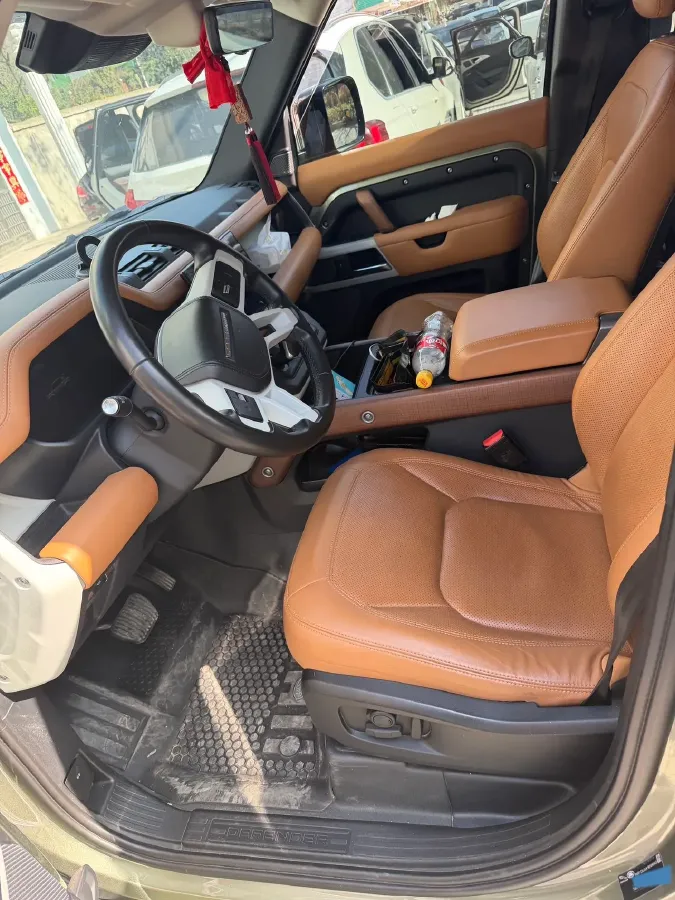 2023 Land Rover Defender 3.0T 400HP L6 8AT,autocango,china used car exporter,china ev exporter,chinese used car exporter,chinese used ev exporter