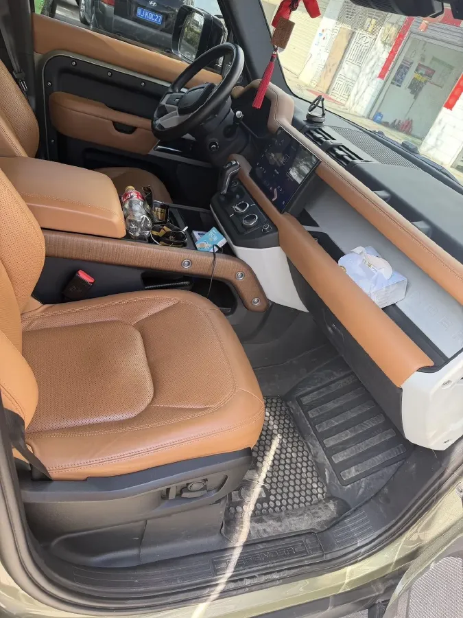 2023 Land Rover Defender 3.0T 400HP L6 8AT,autocango,china used car exporter,china ev exporter,chinese used car exporter,chinese used ev exporter