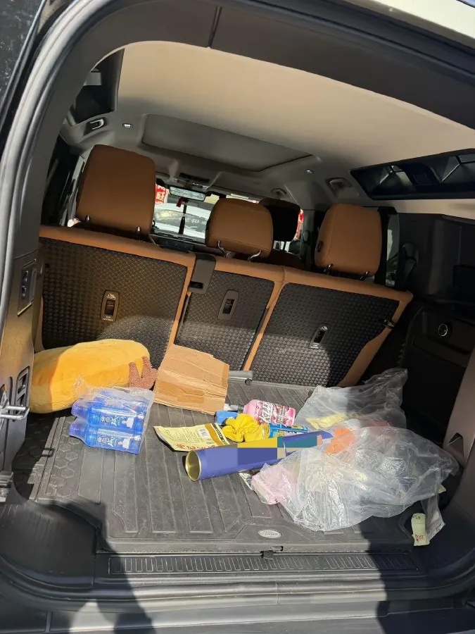 2023 Land Rover Defender 3.0T 400HP L6 8AT,autocango,china used car exporter,china ev exporter,chinese used car exporter,chinese used ev exporter