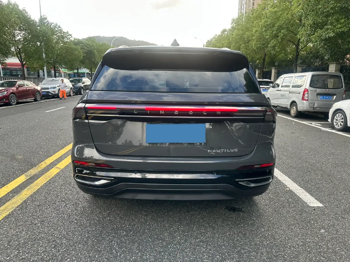 2023 Lincoln Nautilus 2.0T 261HP L4 8AT,autocango,china used car exporter,china ev exporter,chinese used car exporter,chinese used ev exporter