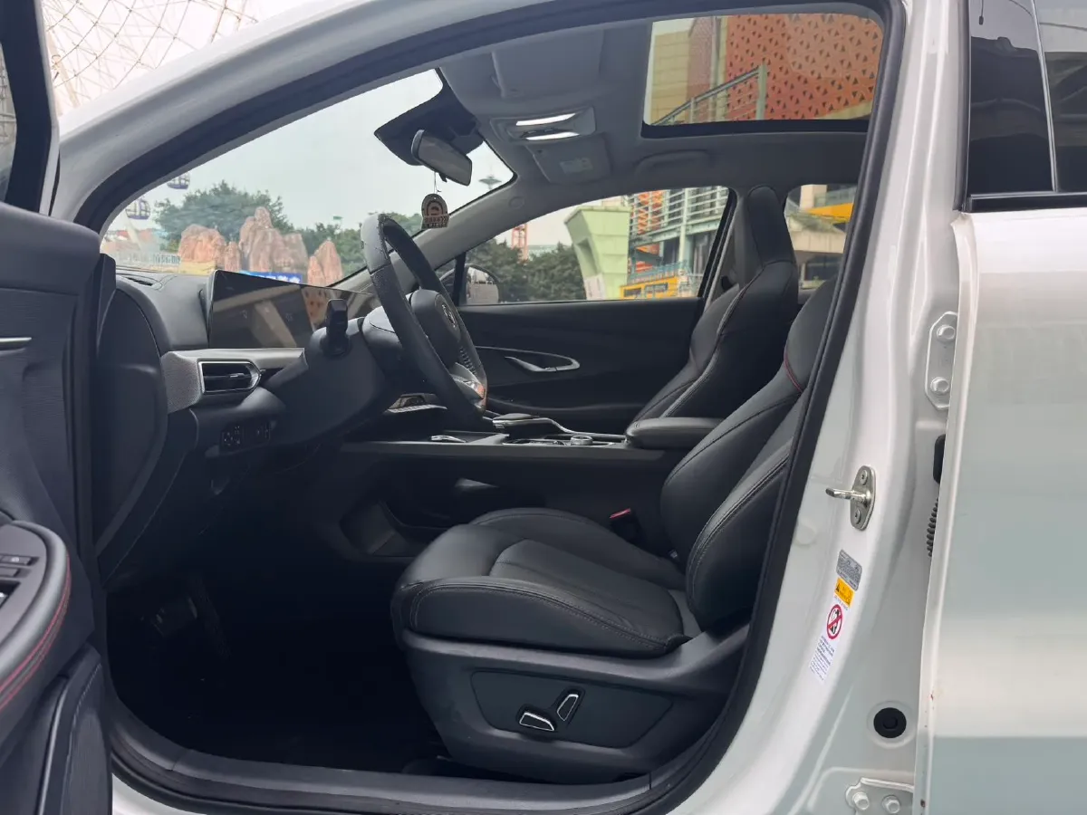 2020 ChangAn UNI-T 1.5T 180HP L4 7DCT,autocango,china used car exporter,china ev exporter,chinese used car exporter,chinese used ev exporter