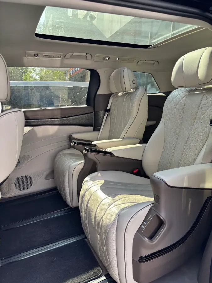 2022 BMW X2 2.0T 192HP L4 8AT,autocango,china used car exporter,china ev exporter,chinese used car exporter,chinese used ev exporter