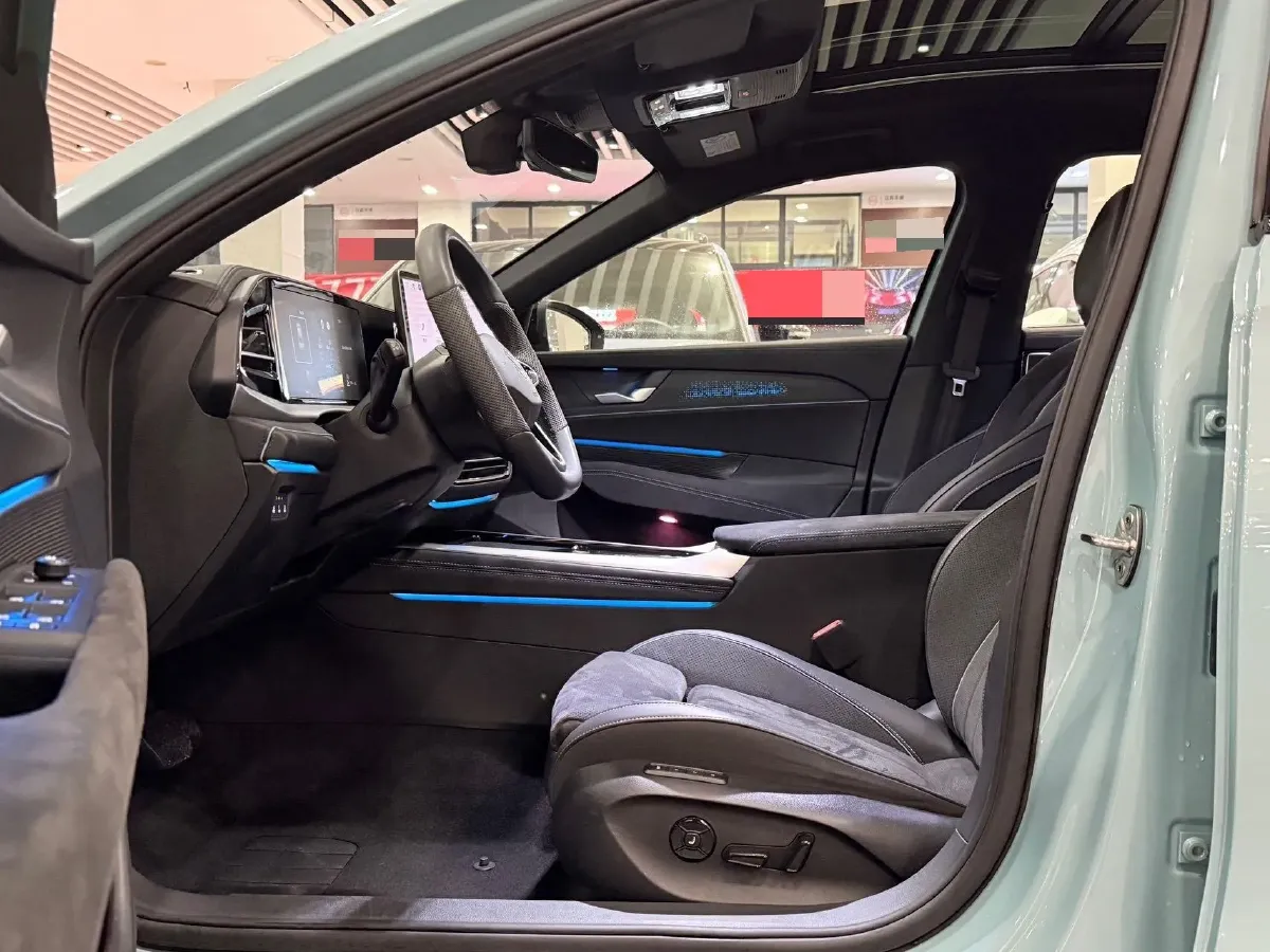 2025 Volkswagen Passat 2.0T 220HP L4 7DCT,autocango,china used car exporter,china ev exporter,chinese used car exporter,chinese used ev exporter