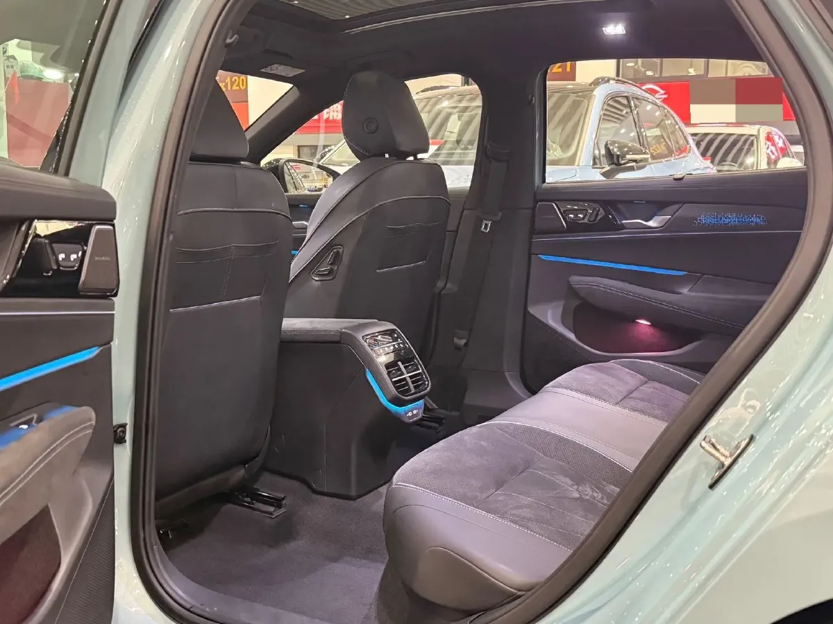 2025 Volkswagen Passat 2.0T 220HP L4 7DCT,autocango,china used car exporter,china ev exporter,chinese used car exporter,chinese used ev exporter