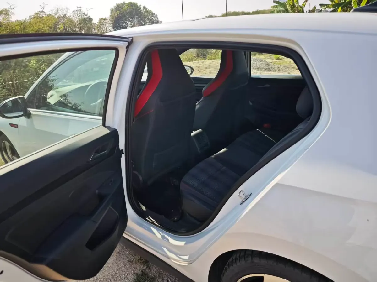 2021 Volkswagen GolfGTI 2.0T 220HP L4 7DCT,autocango,china used car exporter,china ev exporter,chinese used car exporter,chinese used ev exporter