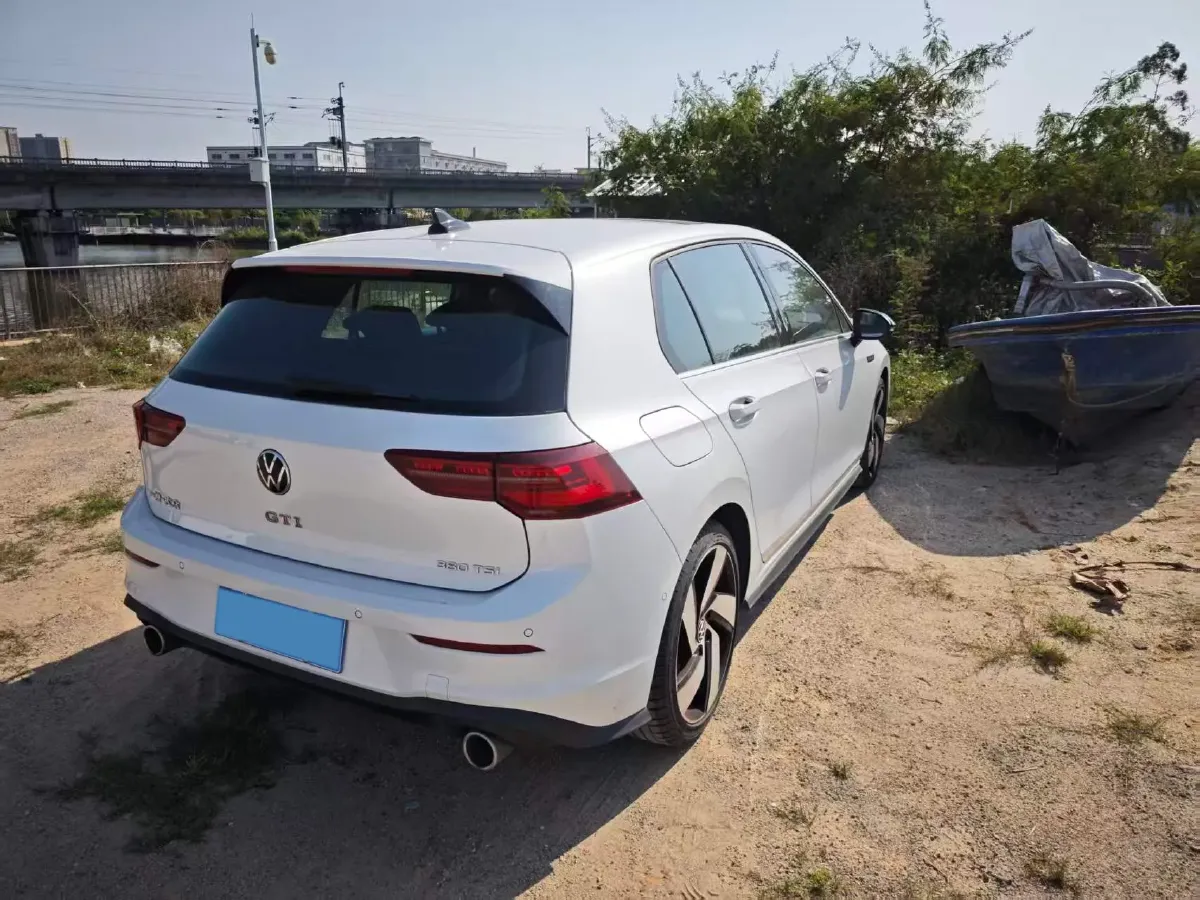 2021 Volkswagen GolfGTI 2.0T 220HP L4 7DCT,autocango,china used car exporter,china ev exporter,chinese used car exporter,chinese used ev exporter