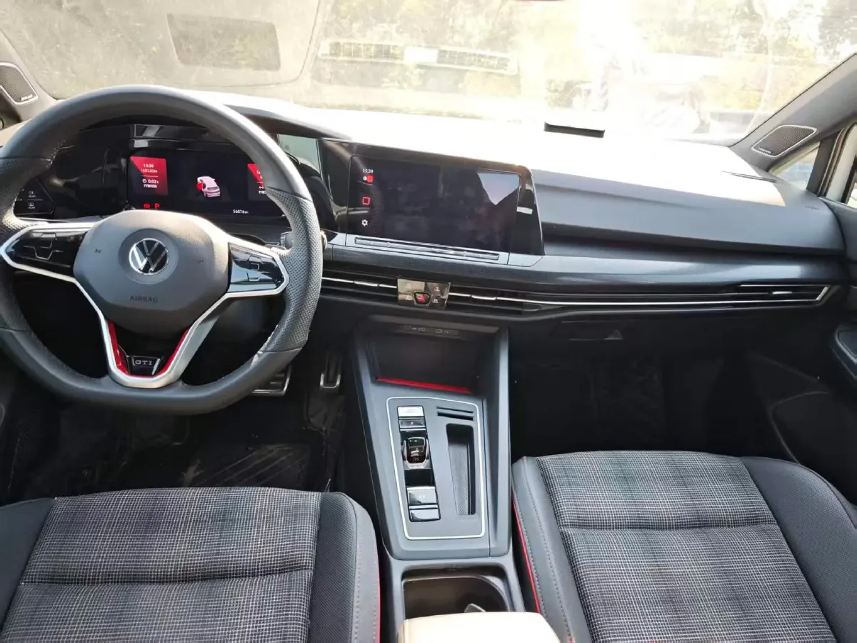 2021 Volkswagen GolfGTI 2.0T 220HP L4 7DCT,autocango,china used car exporter,china ev exporter,chinese used car exporter,chinese used ev exporter