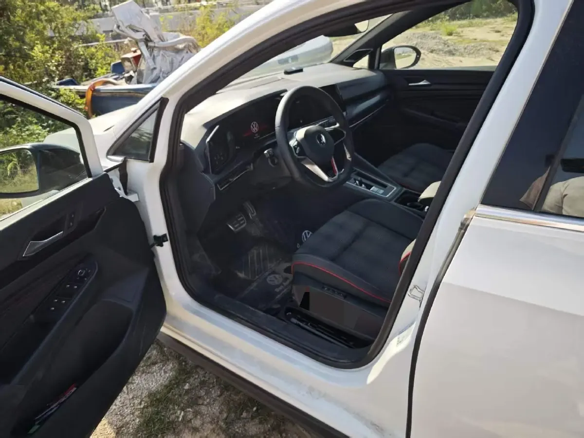 2021 Volkswagen GolfGTI 2.0T 220HP L4 7DCT,autocango,china used car exporter,china ev exporter,chinese used car exporter,chinese used ev exporter