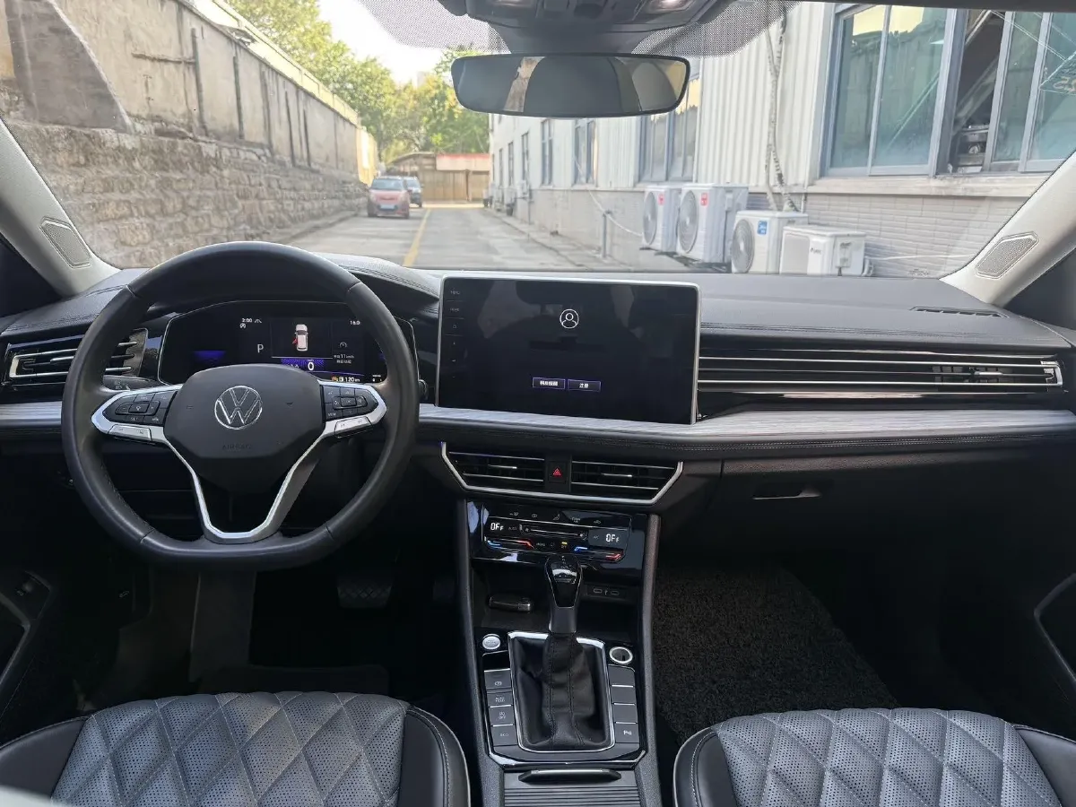 2023 Volkswagen Sagitar 1.2T 116HP L4 7DCT,autocango,china used car exporter,china ev exporter,chinese used car exporter,chinese used ev exporter