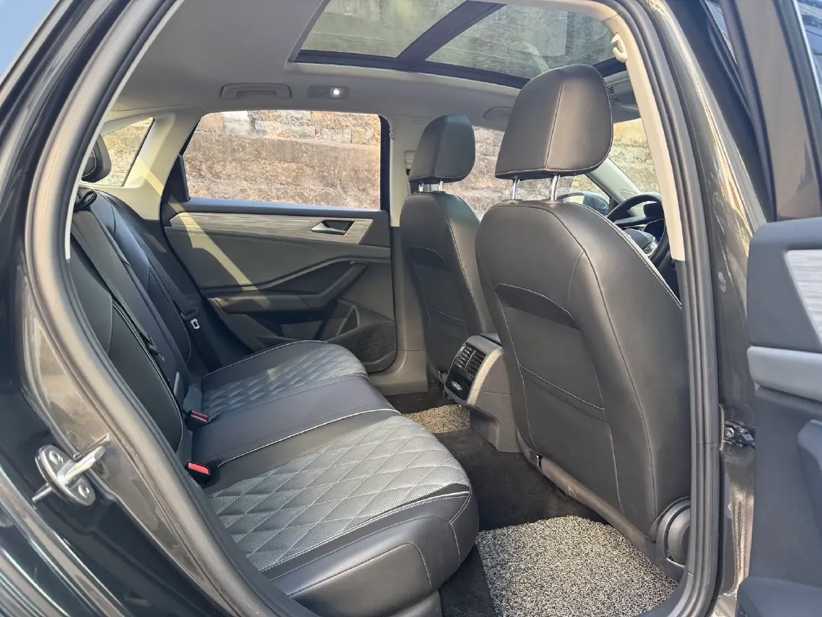 2023 Volkswagen Sagitar 1.2T 116HP L4 7DCT,autocango,china used car exporter,china ev exporter,chinese used car exporter,chinese used ev exporter